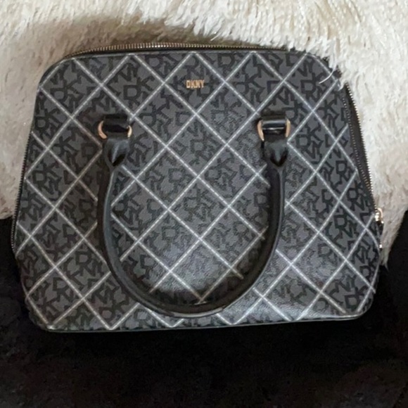 Dkny Handbags - DKNY Bryant Medium Round Satchel Black Leather
